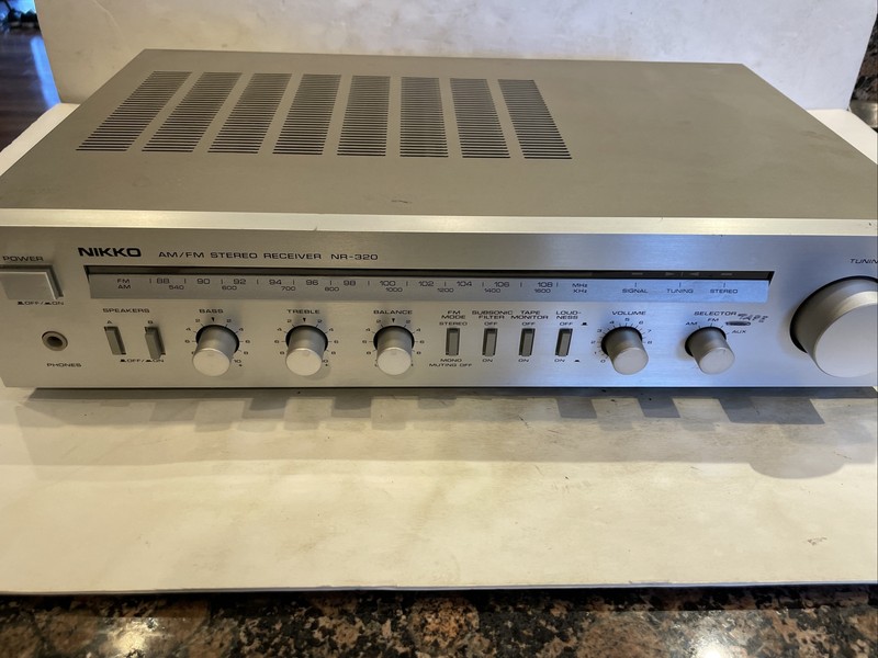 Vintage Nikko AM/FM Stereo Receiver NR-320