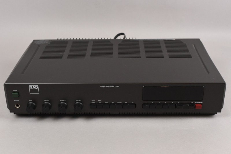 NAD 7125 Stereo AM FM Receiver
