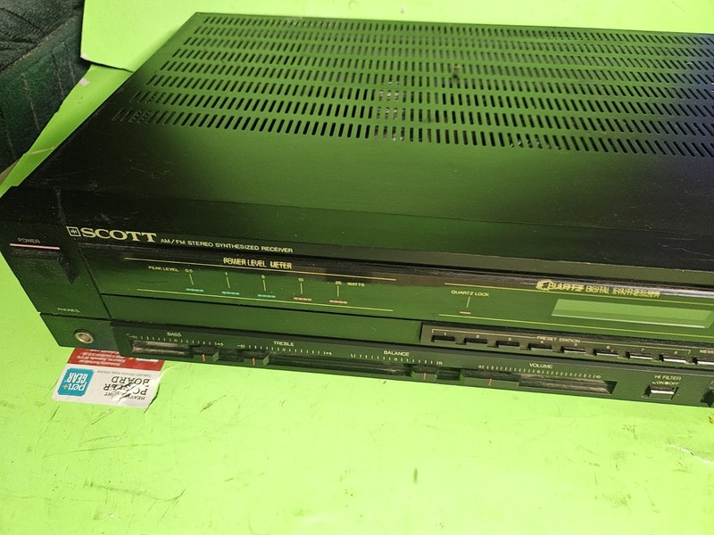 SCOTT RS250 AM/FM Quartz Digital Synthesized Stereo Receiver gallery