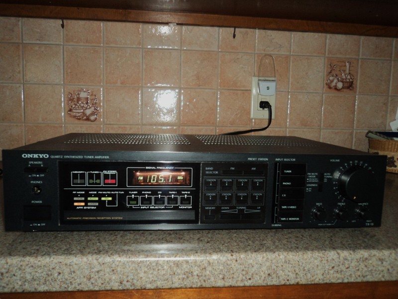 Onkyo TX-18 Vintage Stereo Receiver AM/FM/Phono/CD/Tape 30 Watts/Channel-NICE!