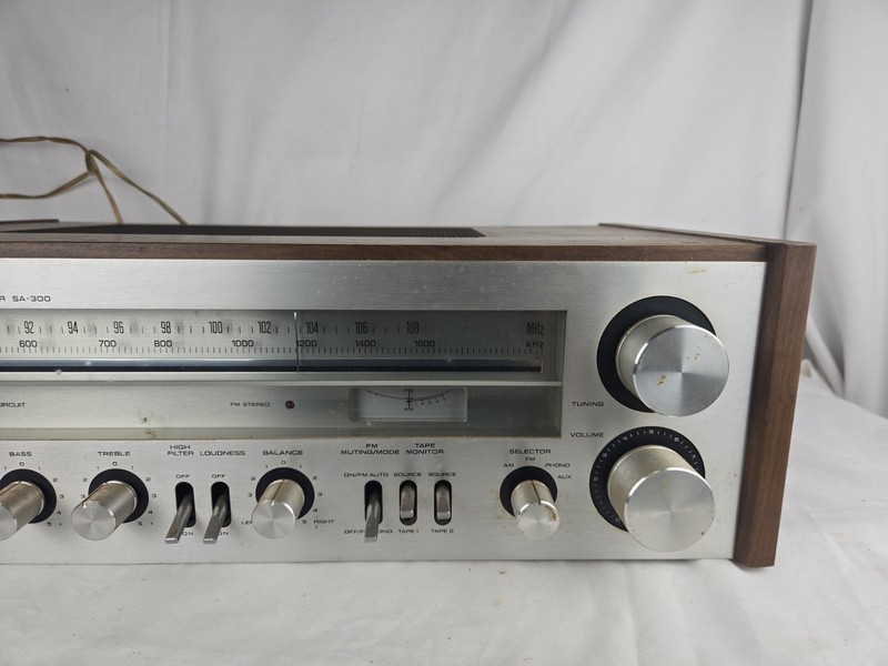 Vintage Technics AM / FM Stereo Receiver SA-300 Works gallery