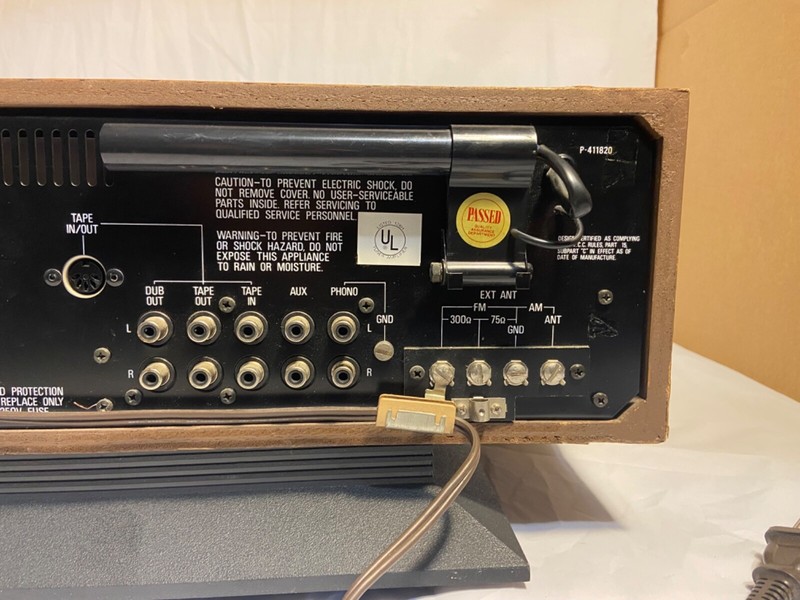 Realistic STA-100 22 Watt Stereo Receiver 31-2089 - Play Tested gallery