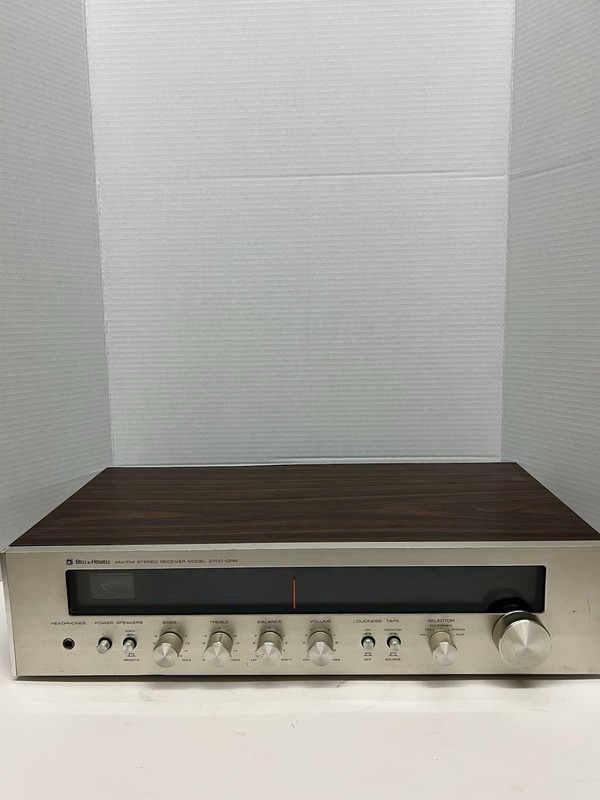 1977 Bell & Howell AM / FM Stereo Receiver Model 2700-DRR