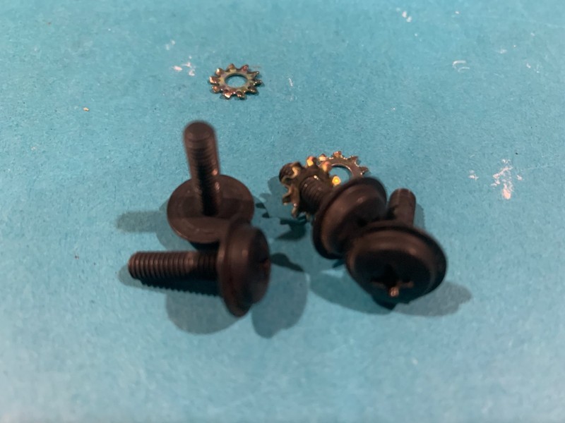 PIONEER SX-535 Stereo Receiver – Parting Out – Cabinet Cover Screw Set