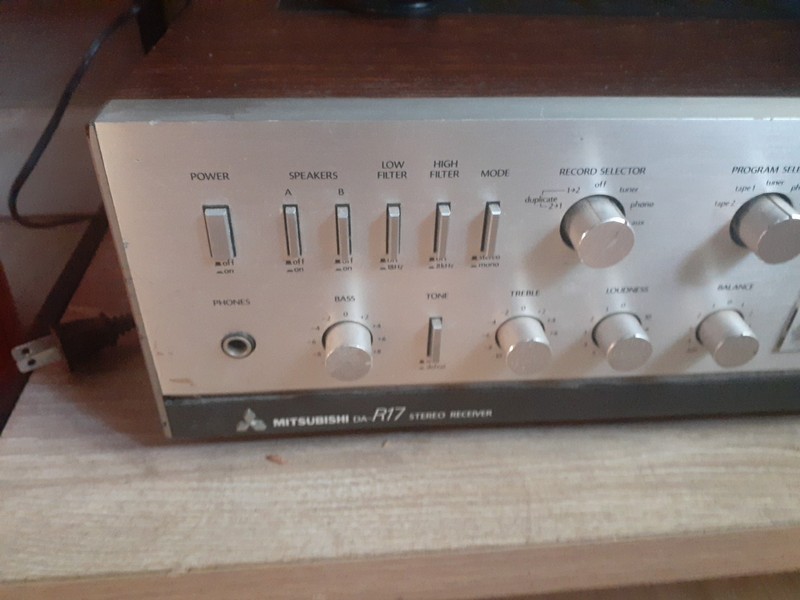 Vintage Mitsubishi DA-R17 Stereo Receiver - 2 Channels - Tested gallery