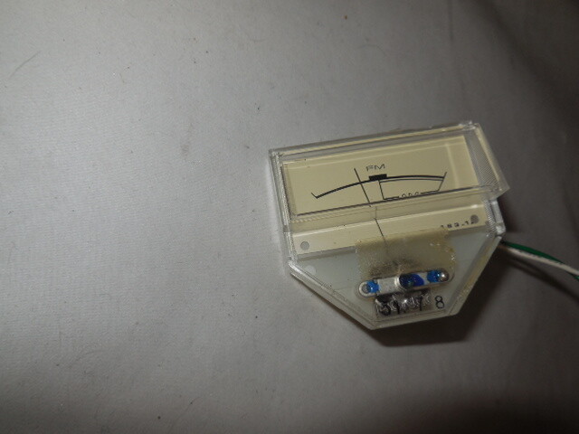 One Pioneer SX-450 Receiver Tuning Strength Meter