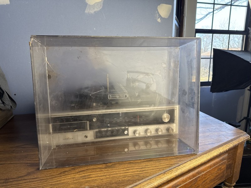 Vintage Stereo 8-Track & AM/FM Radio Receiver – Taiwan – Not Tested gallery
