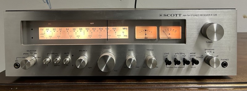 HH Scott R-326 AM- FM Stereo Receiver
