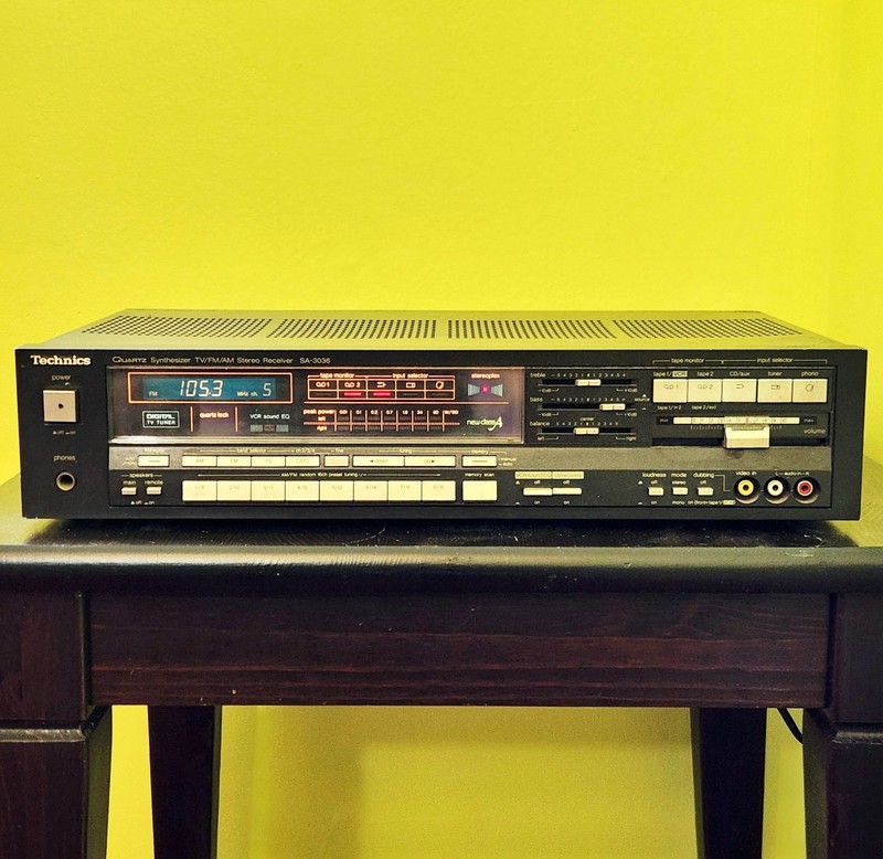 Technics SA-3036 Quartz Synthesizer TV FM AM Stereo Receiver Made in Japan