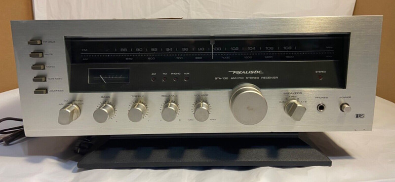 Realistic STA-100 22 Watt Stereo Receiver 31-2089 - Play Tested gallery
