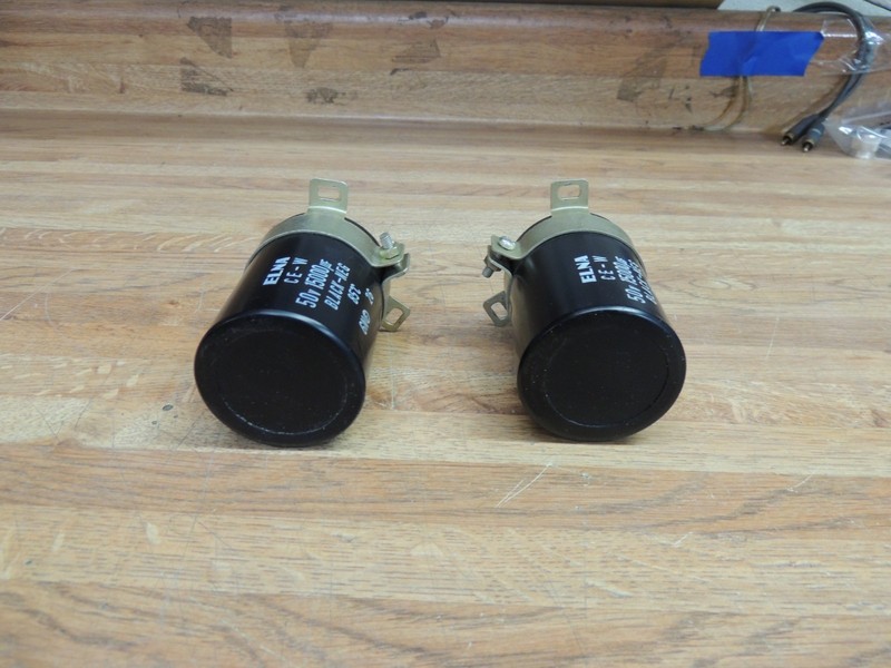 Sansui QRX-8001 Electrolytic Capacitor 50v 15000 uf (Sold as a Pair!) & Holders gallery