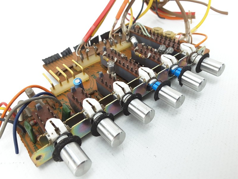 SANSUI 8080D9090DB RECEIVER PARTS: F-2654 PUSH SWITCH CIRCUIT BOARD WHIT BUTTONS gallery