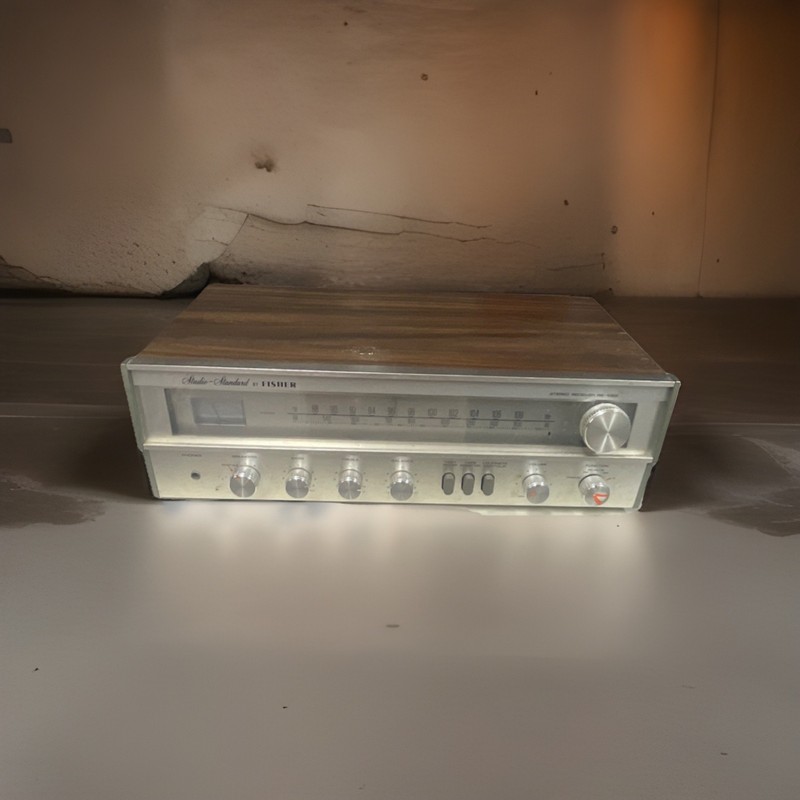 Fisher RS-1022 Studio-Standard Vintage Stereo Receiver with Wood Case