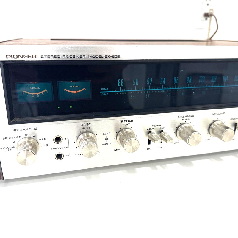 PIONEER SX-828 AM/FM STEREO RECEIVER gallery