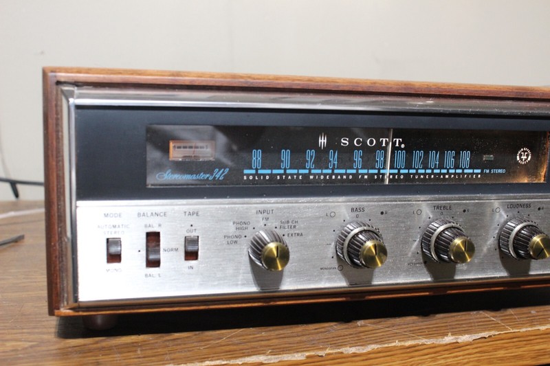 HH Scott Stereomaster 342 AM/FM Stereo Receiver w/ Walnut Case gallery