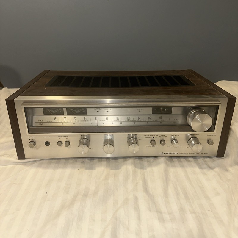 Pioneer SX-580 Vintage Stereo Receiver w/ cables – TESTED AND FUNCTIONAL