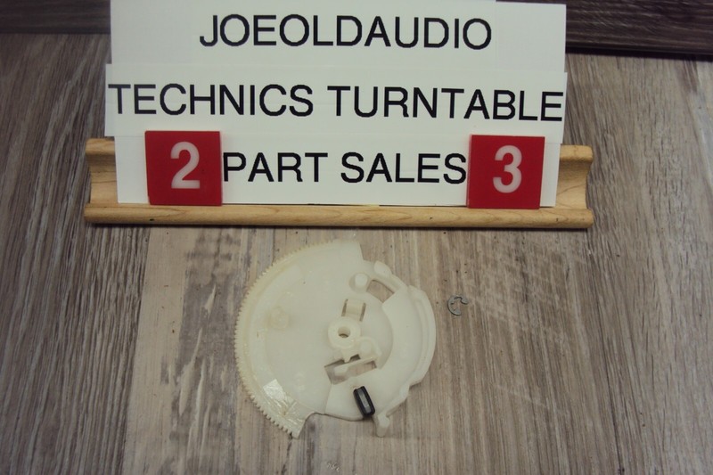 Technics SL-QD22 Turntable Tonearm Loading Main Gear & Clip. Tested Parting QD22