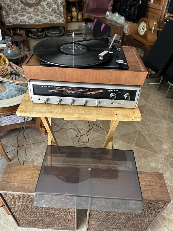 Vintage Penncrest AmFm Stereo,Turntable, & Speakers. 70’s. Sound Great! gallery