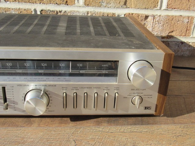 VINTAGE REALISTIC STA-790 AM/FM STEREO TAPE PHONO AUDIO RECIEVER POWERS ON gallery