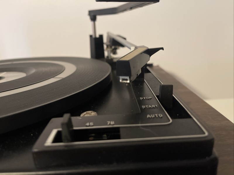 Vintage Hitachi SDP-8400H AM/FM Stereo Receiver Turntable 8-Track – Missing Knob gallery