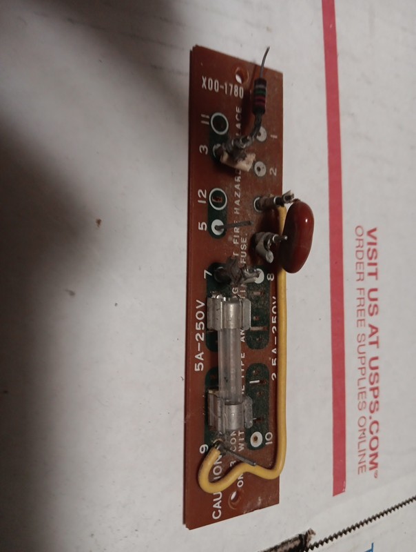 Kenwood KR-6600 Stereo Receiver Parting Out Fuse Board