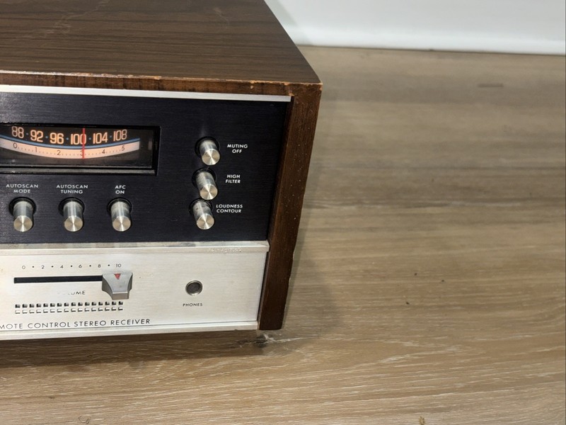Vintage 1970's Fisher 401 ~ AM/FM Stereo Receiver ~ Please READ gallery