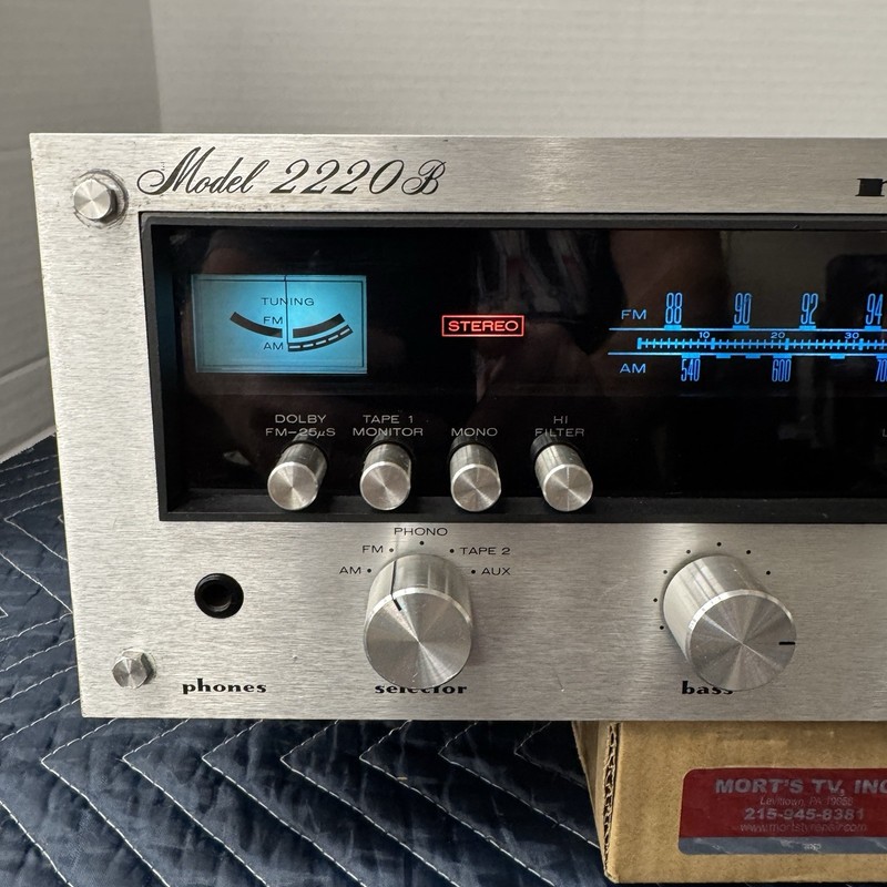 MARANTZ 2220B VINTAGE AM/FM STEREO RECEIVER - SERVICED - CLEANED - TESTED gallery