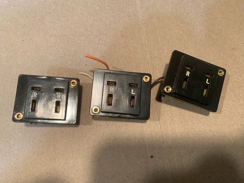 Pioneer SX-9000 Stereo Receiver Parting Out – Speaker Plug (1 ONLY)