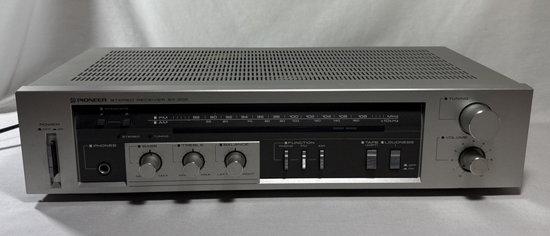 Pioneer SX-202 AM/FM Stereo Receiver 25 Watts per Channel Vintage Tested Works gallery