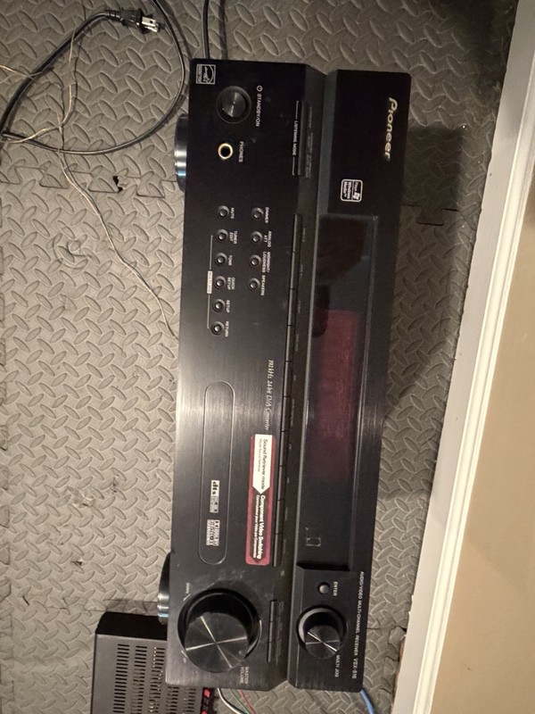 🍒 Vintage Denon AVR-800 AV Stereo Receiver working tested w/ wires gallery