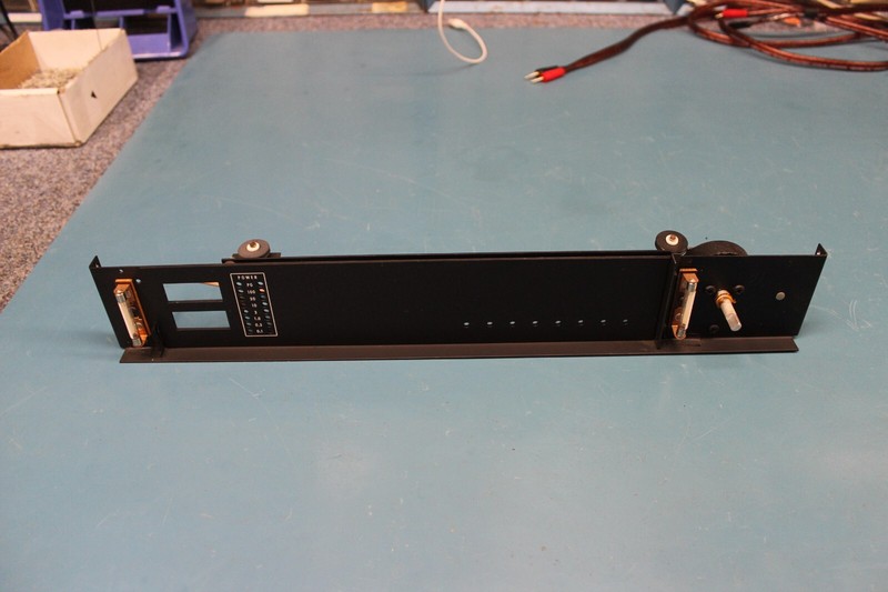 mcintosh mac 4100 front dial frame with dial lamps and tuning flywheel