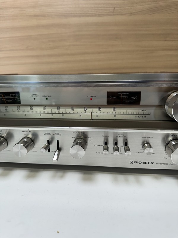 PIONEER SX-780 VINTAGE AM/FM STEREO RECEIVER (please See Pics) gallery