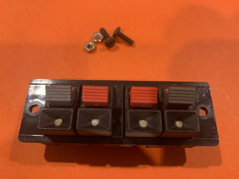 Sansui 9090 Stereo Receiver – Parting Out – Speaker Jack Assembly