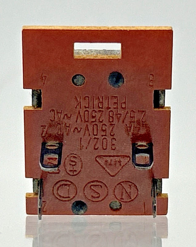 Bang & Olufsen 7450050 On Off Switch 264x gallery