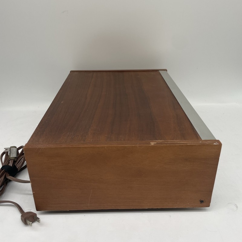 Vintage Realistic STA-18 Stereo Receiver Woodgrain Silver *UNTESTED AS IS gallery