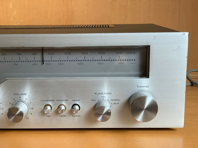 ROTEL RX-300 VINTAGE STEREO AM/FM RECEIVER~PHONO INTEGRATED AMPLIFIER gallery