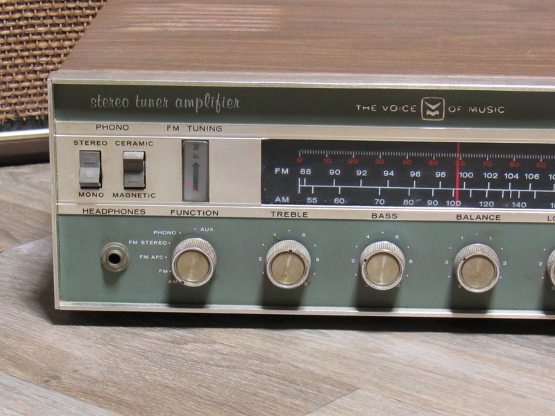 Vtg Solid State The Voice Of Music Stereo Tuner Amplifier Model 1484-2 Speakers gallery