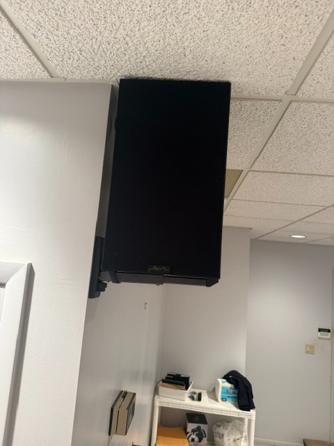 Stereo equipment, multiple brands and speakers, excellent condition, all black gallery