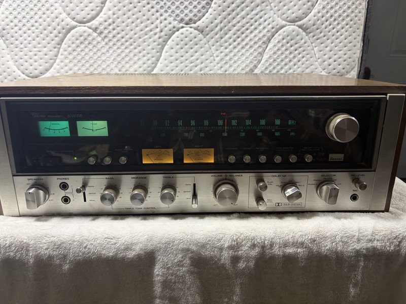 Sansui 9090DB Vintage Stereo Receiver Wood Case Analog Meters Multiple Controls
