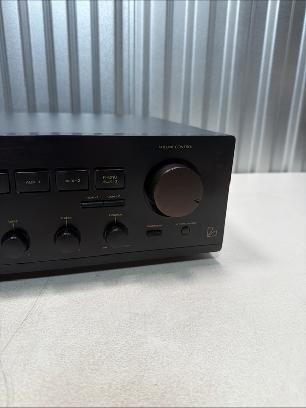 Vintage Luxman R-351 Digital Synthesized AM/FM Stereo Receiver - Works! gallery