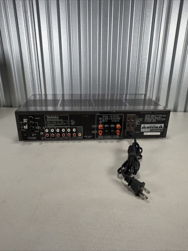 Technics Quarts Synthesizer AM FM Stereo Receiver SA-370 No Remote - Works! gallery