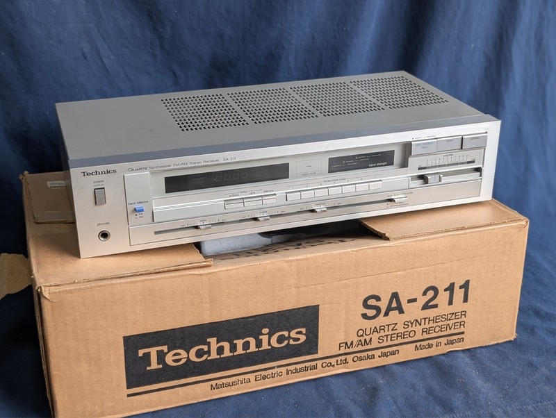 Vintage Technics SA-211 Stereo Receiver + Original Box Tested! Made In Japan!