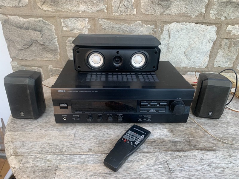 Yamaha RX-396 Natural Sound A/ Video Stereo Receiver & 3 Speakers NS-AP2600C &S