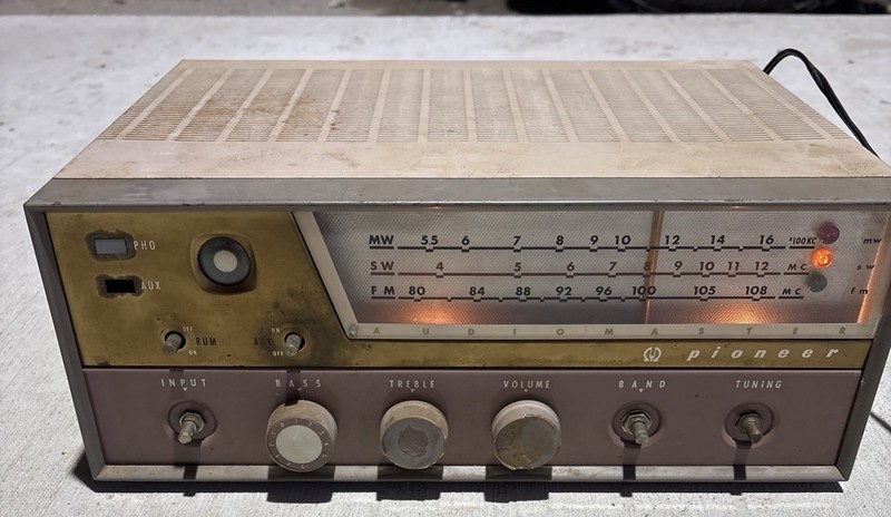 Rare 1958-1960’s Pioneer FM R301 Tube Radio Receiver