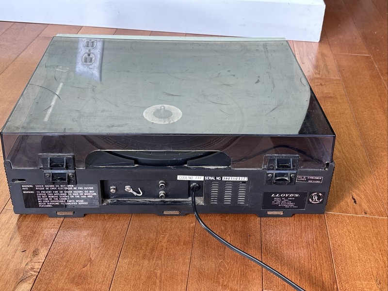Lloyd's Record & Cassette Player, AM/FM Radio Model R801B FOR PARTS ONLY gallery