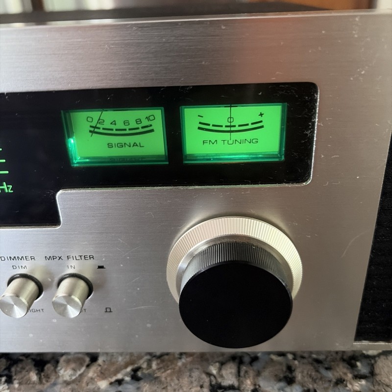 Rotel RT-1220 Solid State AM/FM Stereo Tuner. Partially Tested. READ gallery