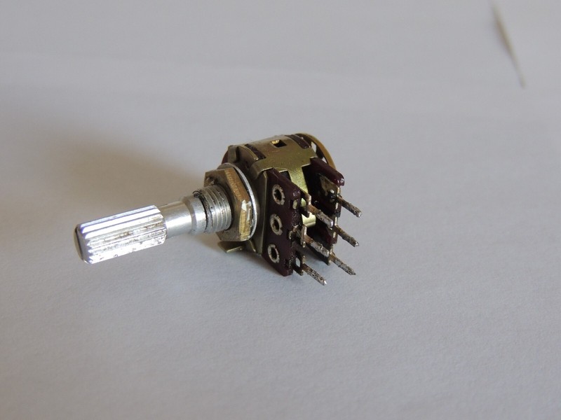 Yamaha CR-820 Rotary Loudness Switch gallery