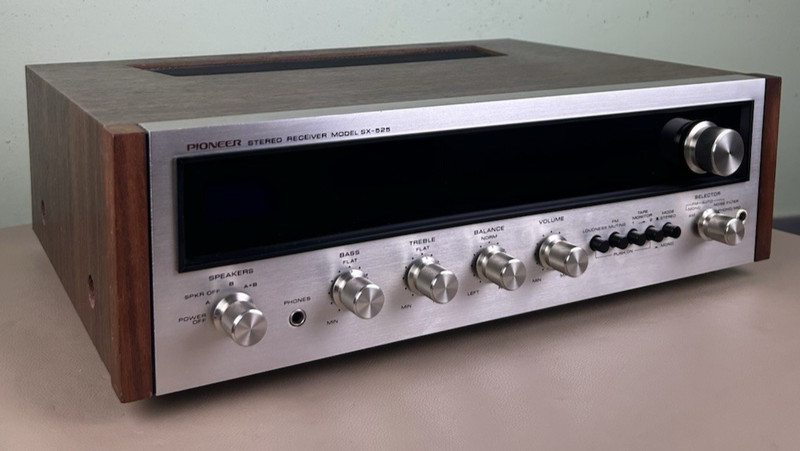 PIONEER SX 525 STEREO RECEIVER