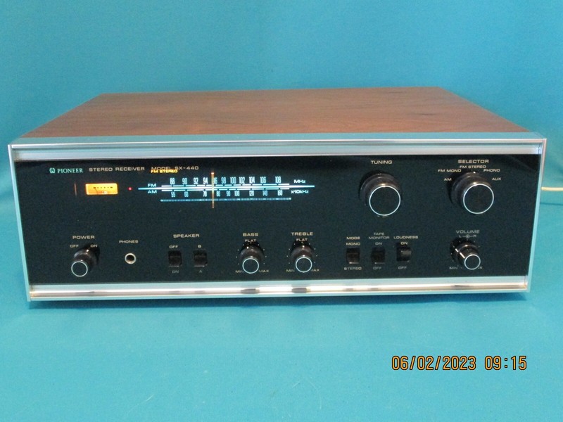 Vintage Pioneer SX-440 AM/FM Stereo Receiver (1969-71) gallery