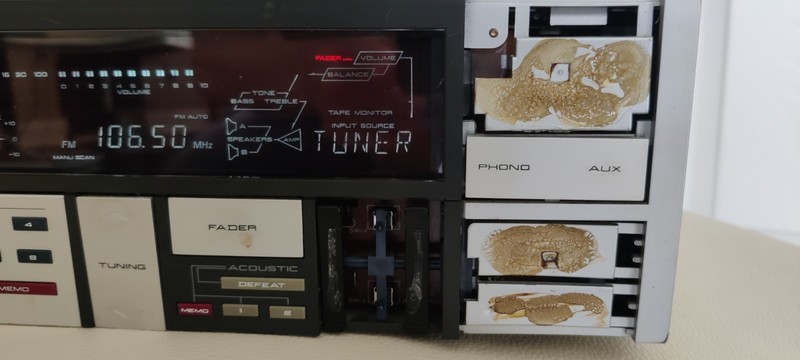 AKAI AA-R32 Stereo Receiver Missing Buttons AS is For Parts. No Sound. gallery